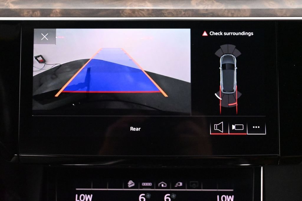 Used 2022 Audi e-tron Premium AWD/4WD image 35