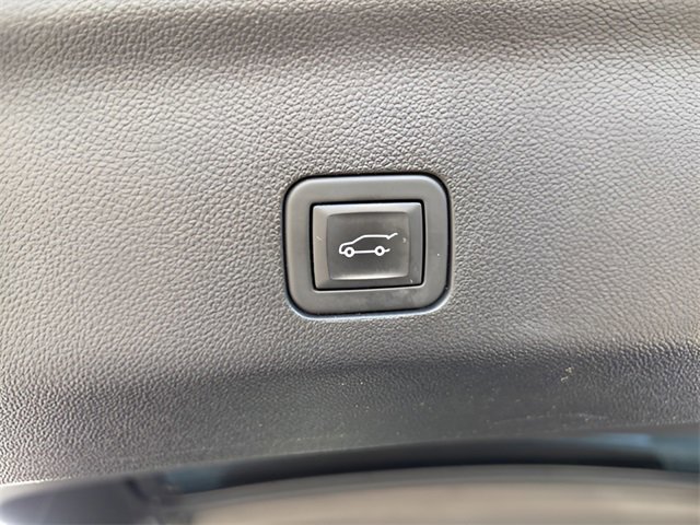 Used 2024 GMC Yukon SLT image 23