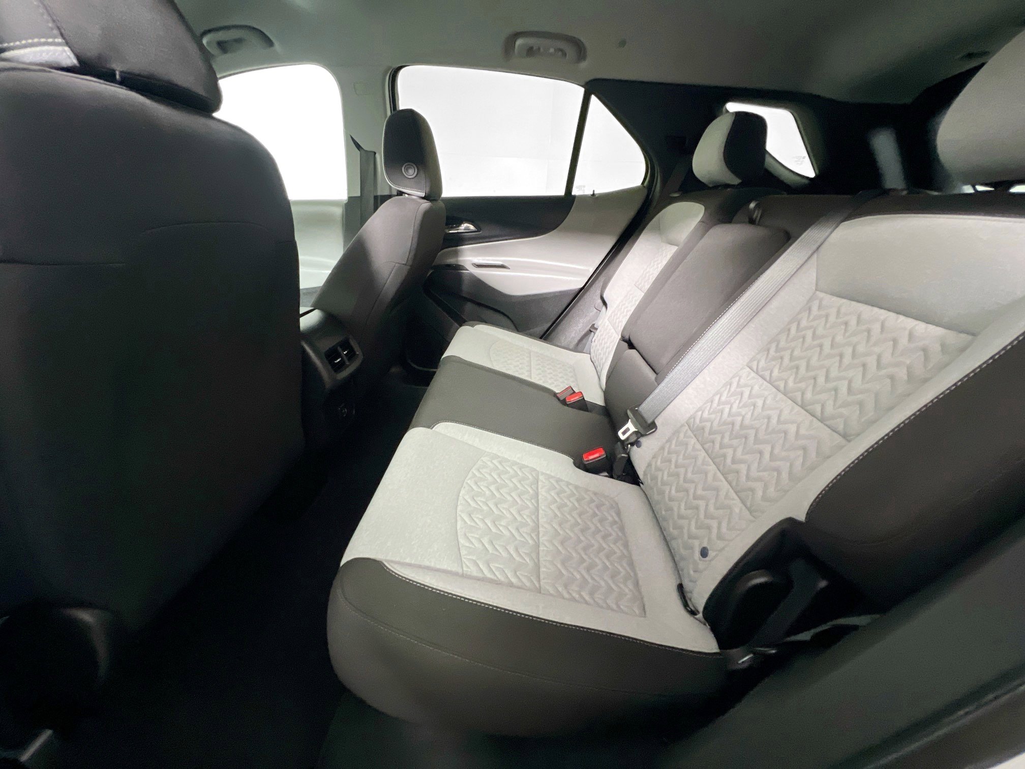 Used 2023 Chevrolet Equinox LS w/ LS Convenience Package image 29