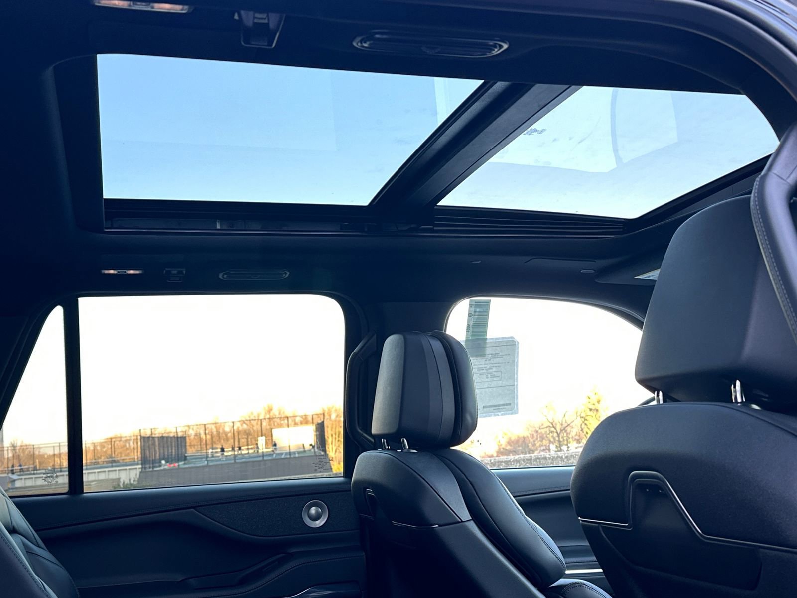 New 2026 Lincoln Navigator Reserve AWD/4WD image 16