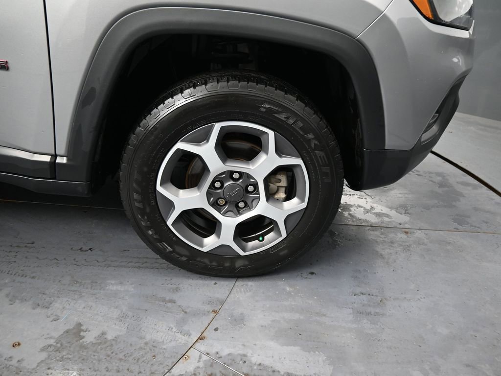 Used 2022 Jeep Compass Trailhawk w/ Trailhawk Elite Group image 18