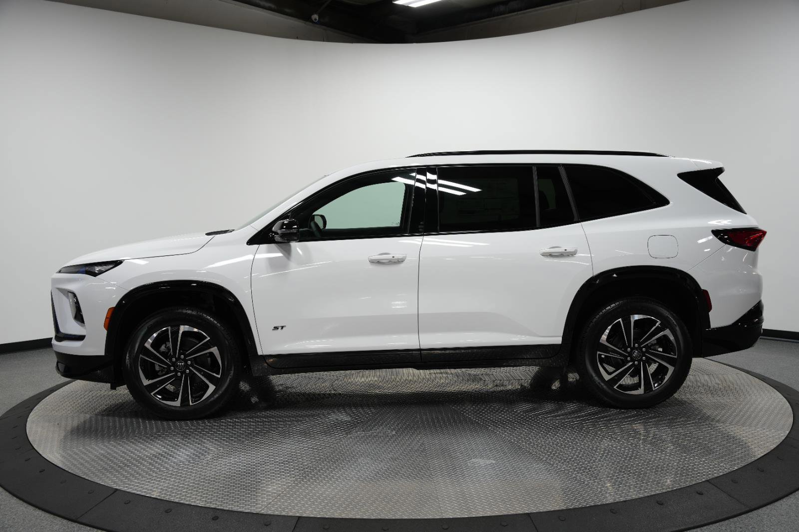 New 2026 Buick Enclave Sport Touring image 5