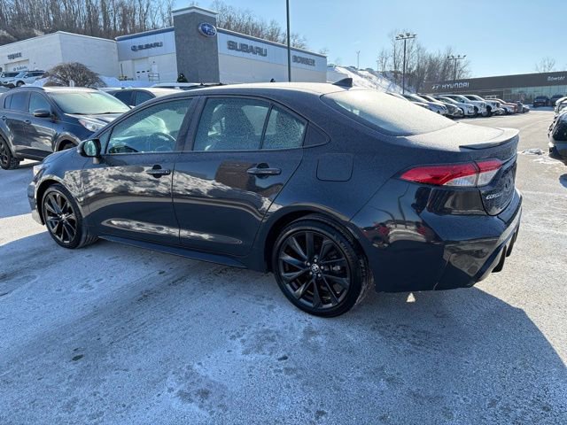 Used 2025 Toyota Corolla SE w/ Convenience Package image 3