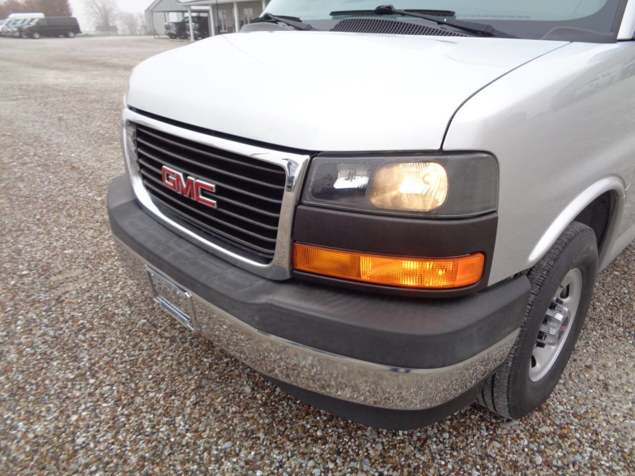 Used 2017 GMC Savana 3500 LT w/ LT Preferred Equipment Group image 12