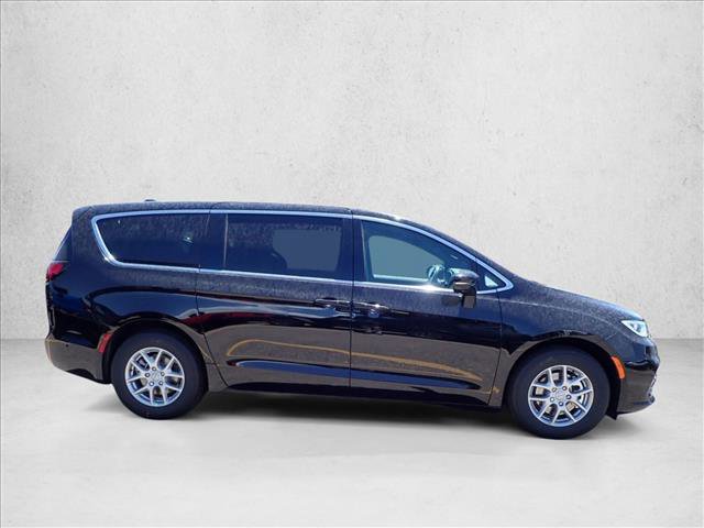 New 2025 Chrysler Pacifica Select FWD image 5