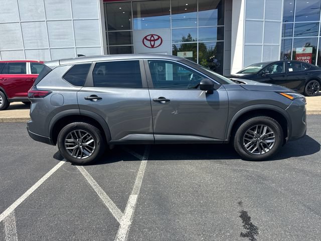 Used 2024 Nissan Rogue S AWD/4WD image 2