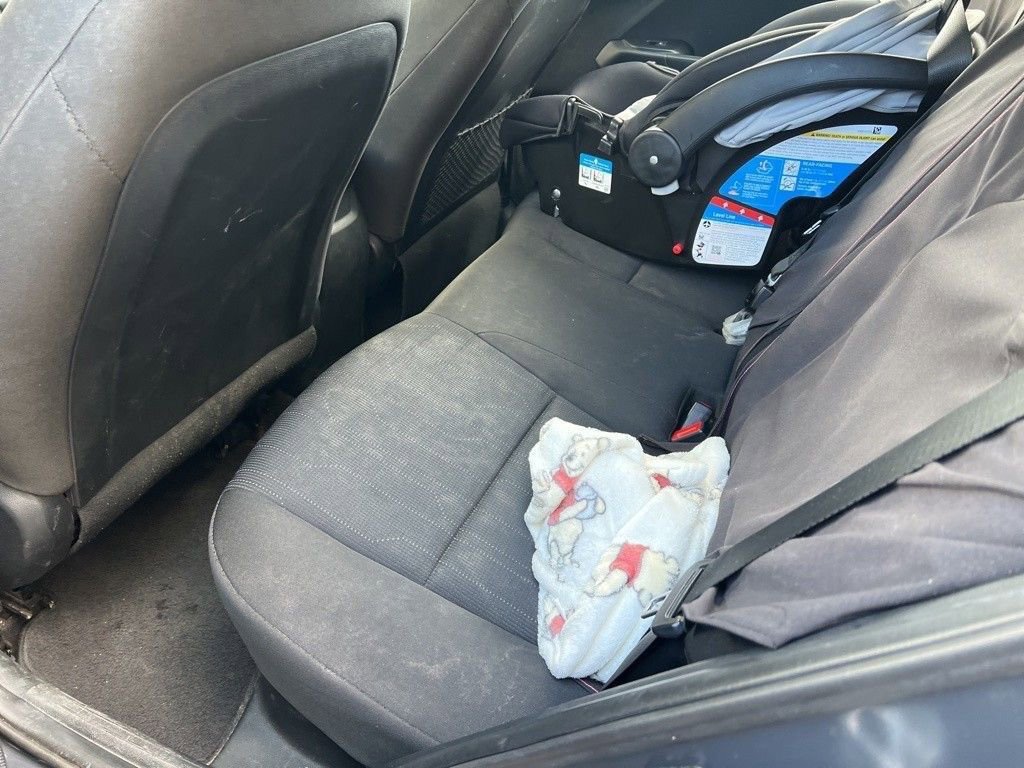 Used 2023 Hyundai Venue SE image 8