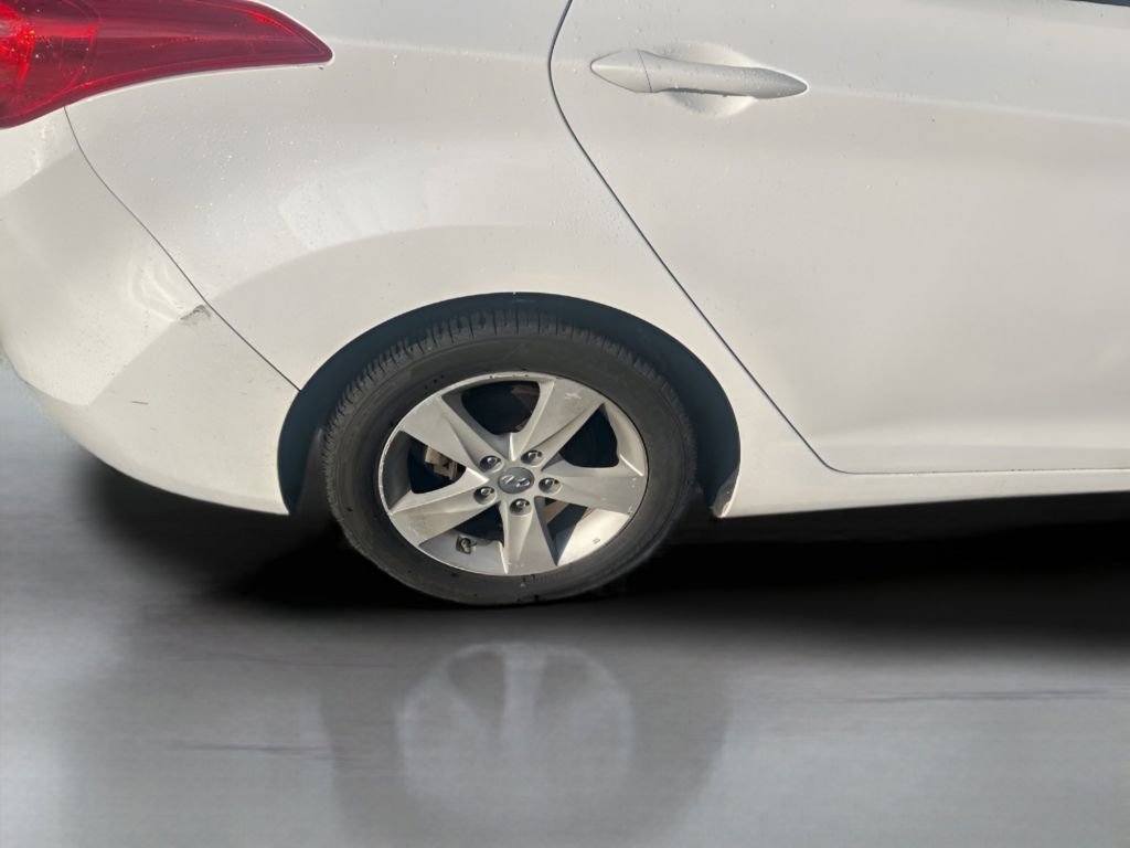 Used 2013 Hyundai Elantra GLS image 25