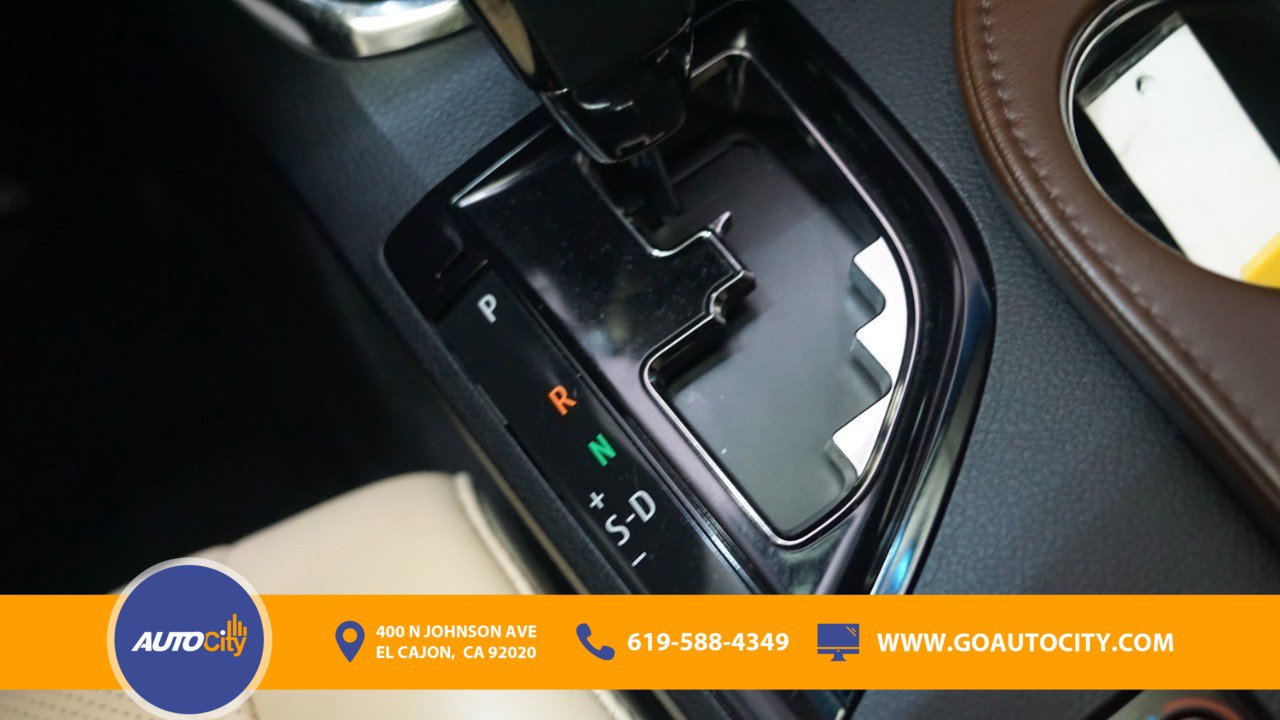 Used 2017 Toyota Avalon Limited w/ Carpet Mat Package FWD image 21