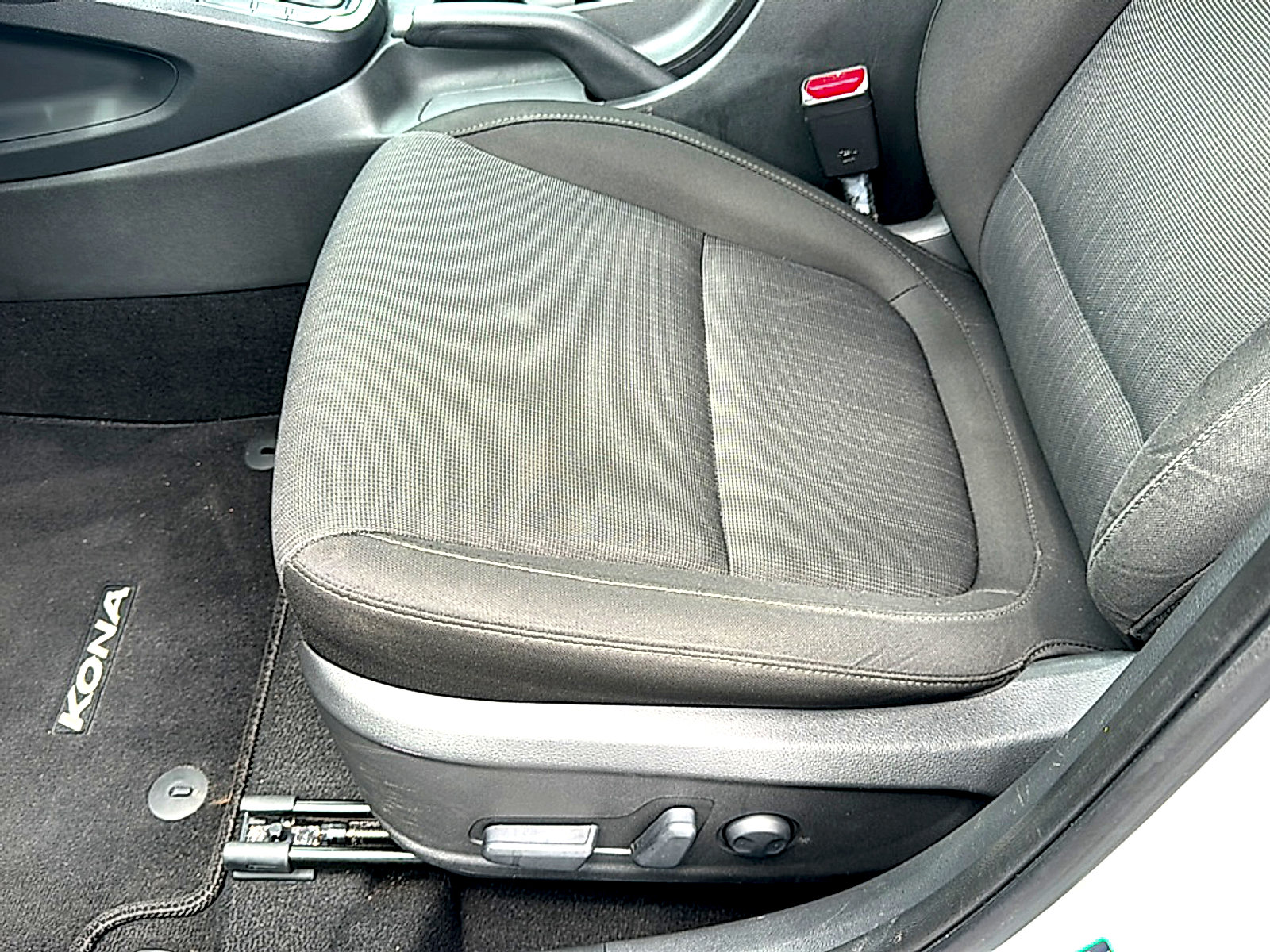 Used 2023 Hyundai Kona SEL FWD image 15