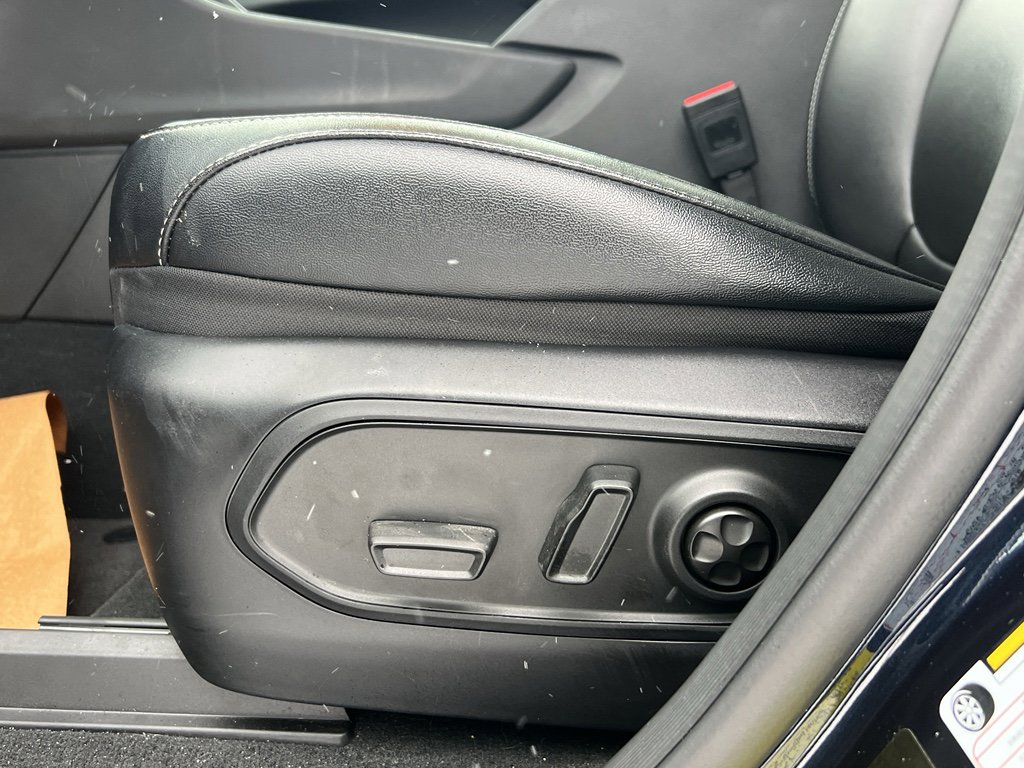 Used 2024 Jeep Grand Cherokee Limited w/ Black Appearance Package image 15