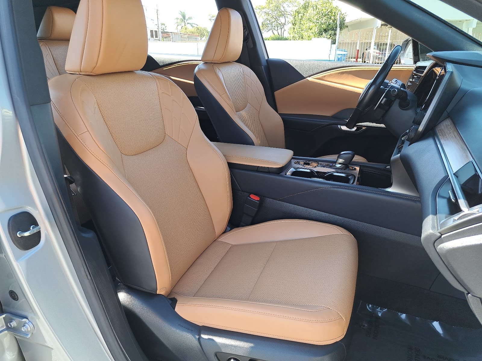 Used 2024 Lexus RX 350 Premium w/ Cold Area Package FWD image 10