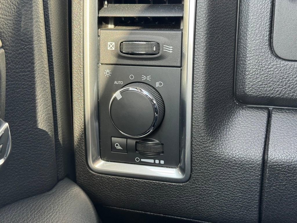 Used 2023 RAM 1500 Classic Warlock image 20