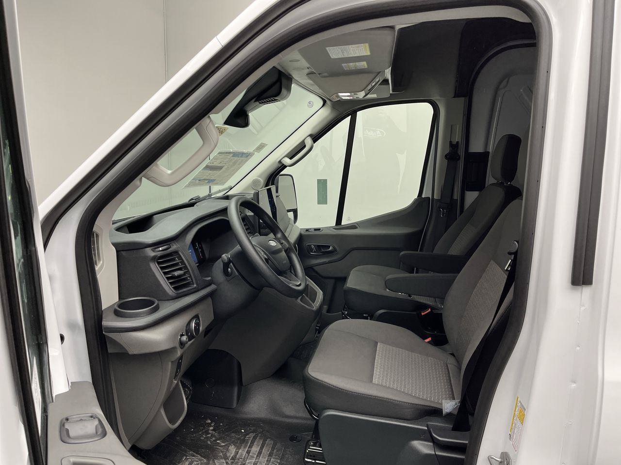 New 2026 Ford Transit 250 148 Medium Roof RWD image 3