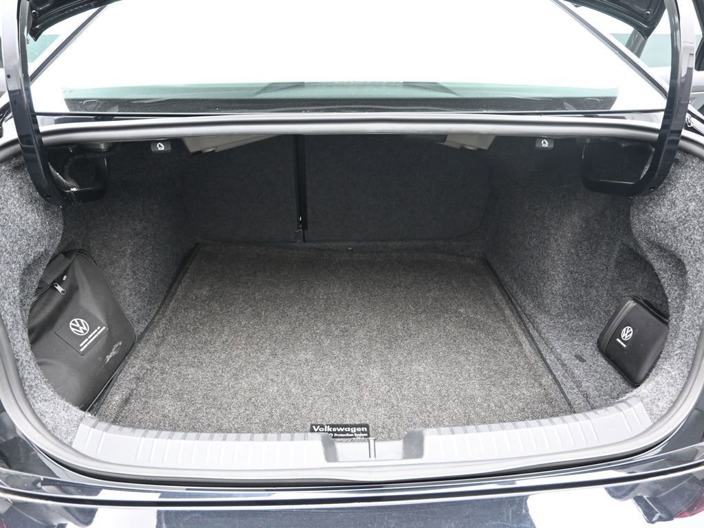 Used 2023 Volkswagen Jetta Sport image 24
