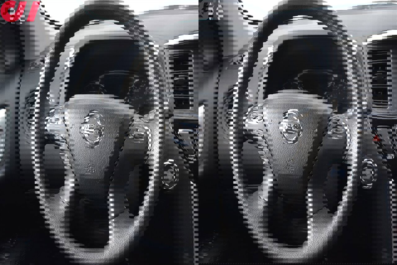 Used 2019 Nissan Pathfinder S image 12