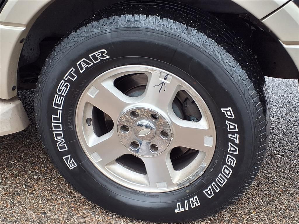 Used 2007 Ford Expedition Eddie Bauer AWD/4WD image 8