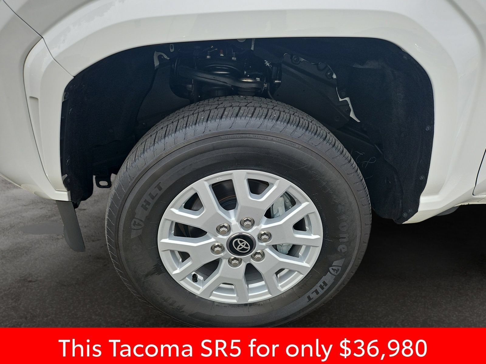 Used 2024 Toyota Tacoma SR5 AWD/4WD image 40