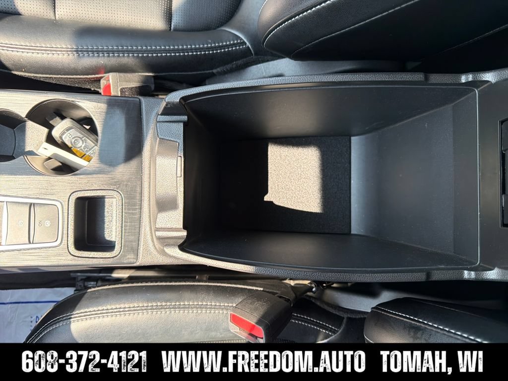 Used 2025 Ford Escape Platinum AWD/4WD image 25