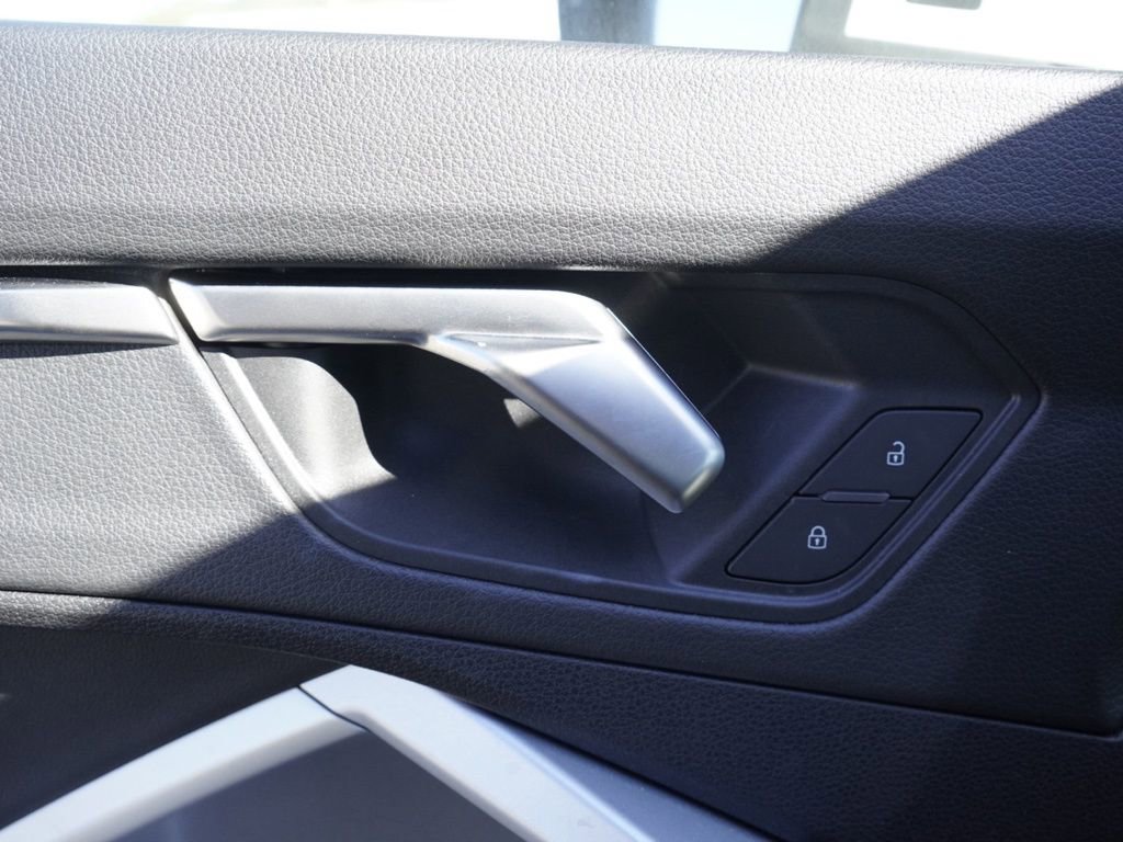 Used 2023 Audi Q3 2.0T Premium image 11