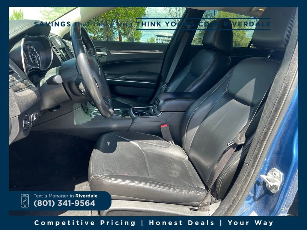 Used 2021 Chrysler 300 Touring L image 9