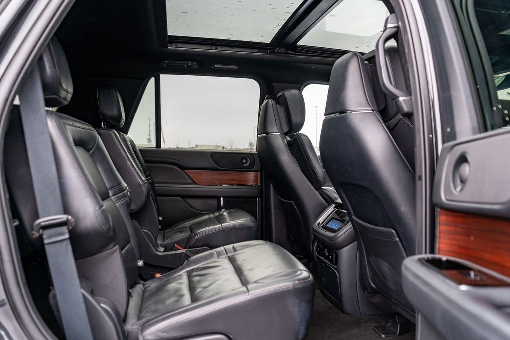 Used 2023 Lincoln Navigator Reserve image 15