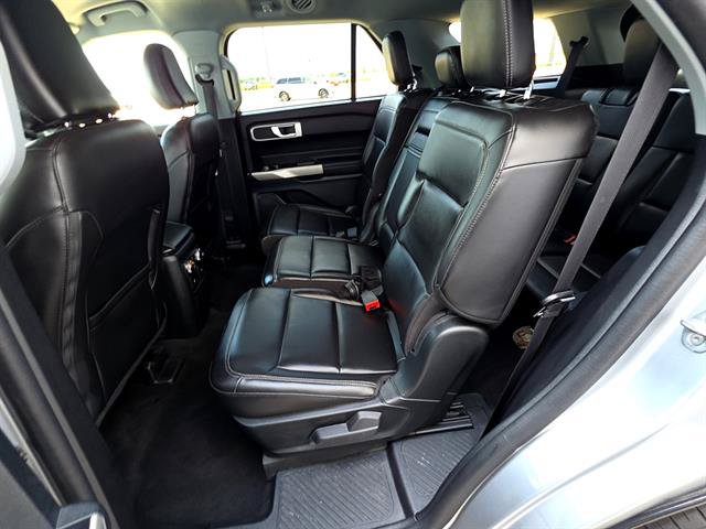 Used 2023 Ford Explorer XLT w/ Equipment Group 202A RWD image 17