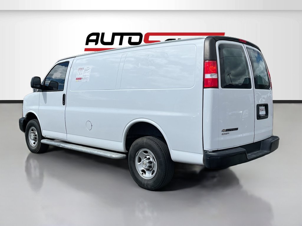 Used 2023 Chevrolet Express 2500 w/ Driver Convenience Package RWD image 5