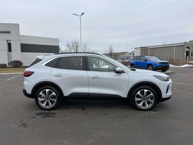 Used 2025 Ford Escape Platinum image 10