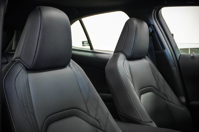 Certified 2025 Lexus UX 300h FWD w/ Accessory Package (Z2) image 24