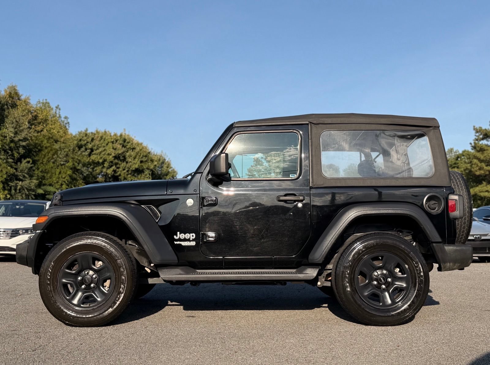 Used 2019 Jeep Wrangler Sport AWD/4WD image 2