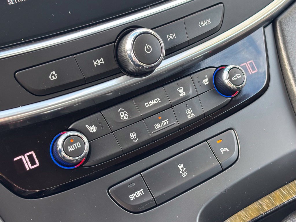Used 2017 Buick LaCrosse Essence FWD image 26
