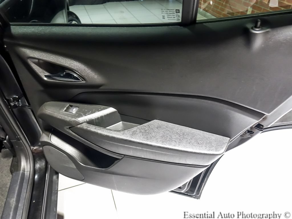 Used 2025 Chevrolet Trax RS w/ Sunroof Package FWD image 28