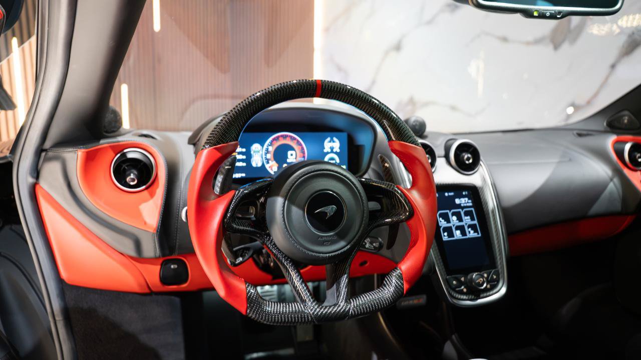 Used 2019 McLaren 600LT RWD image 34