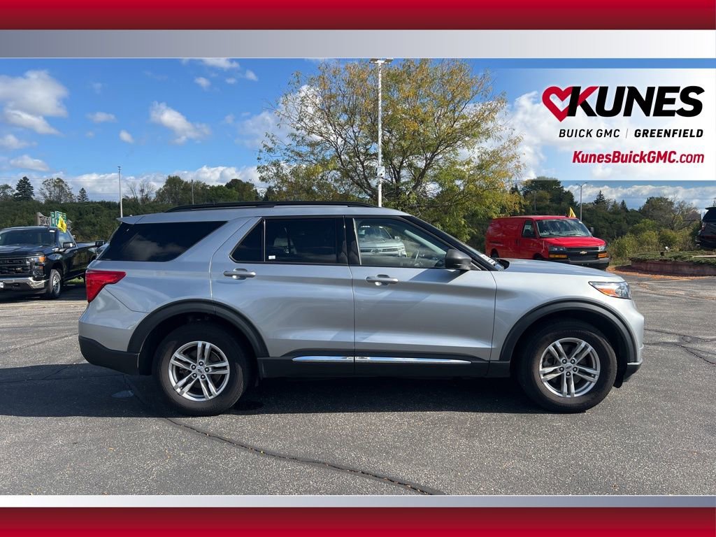 Used 2023 Ford Explorer XLT w/ Equipment Group 202A image 5