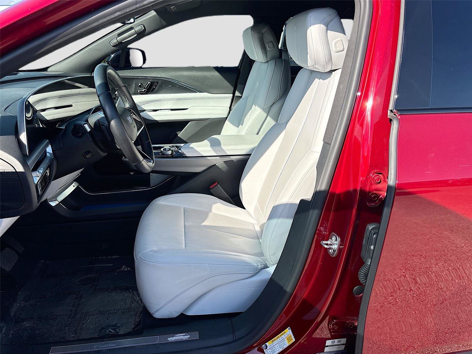 Used 2024 Cadillac Lyriq Sport RWD image 20
