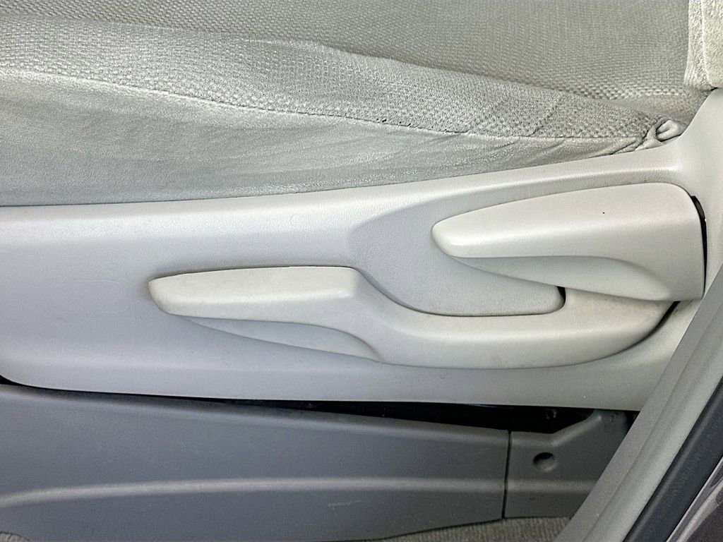 Used 2014 Toyota Sienna L FWD image 19