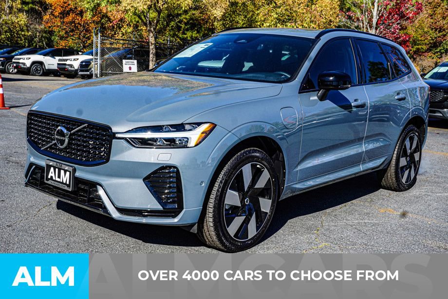 Used 2024 Volvo XC60 T8 Plus w/ Climate Package image 2