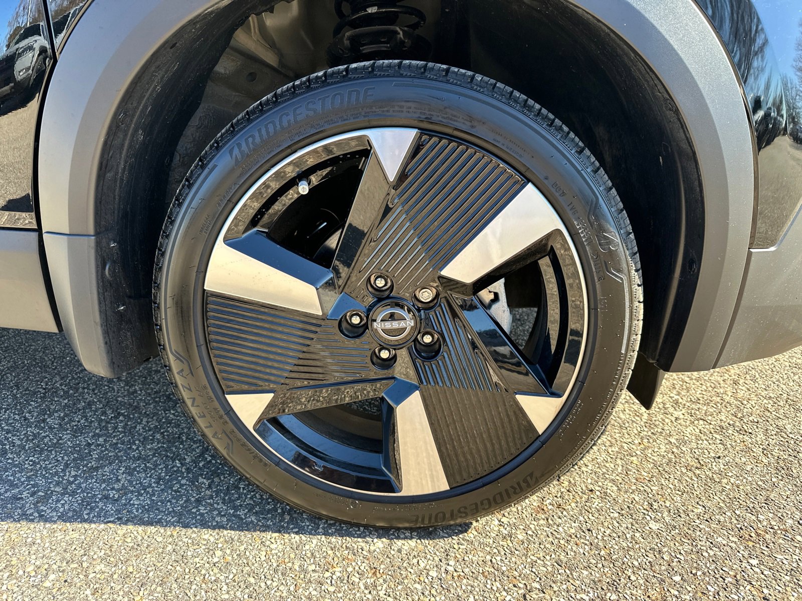 Used 2025 Nissan Kicks SR image 12