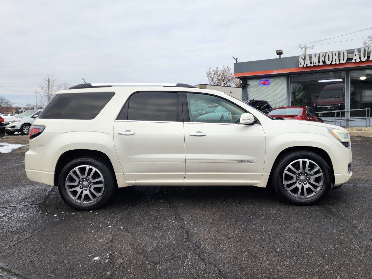 Used 2014 GMC Acadia Denali image 3