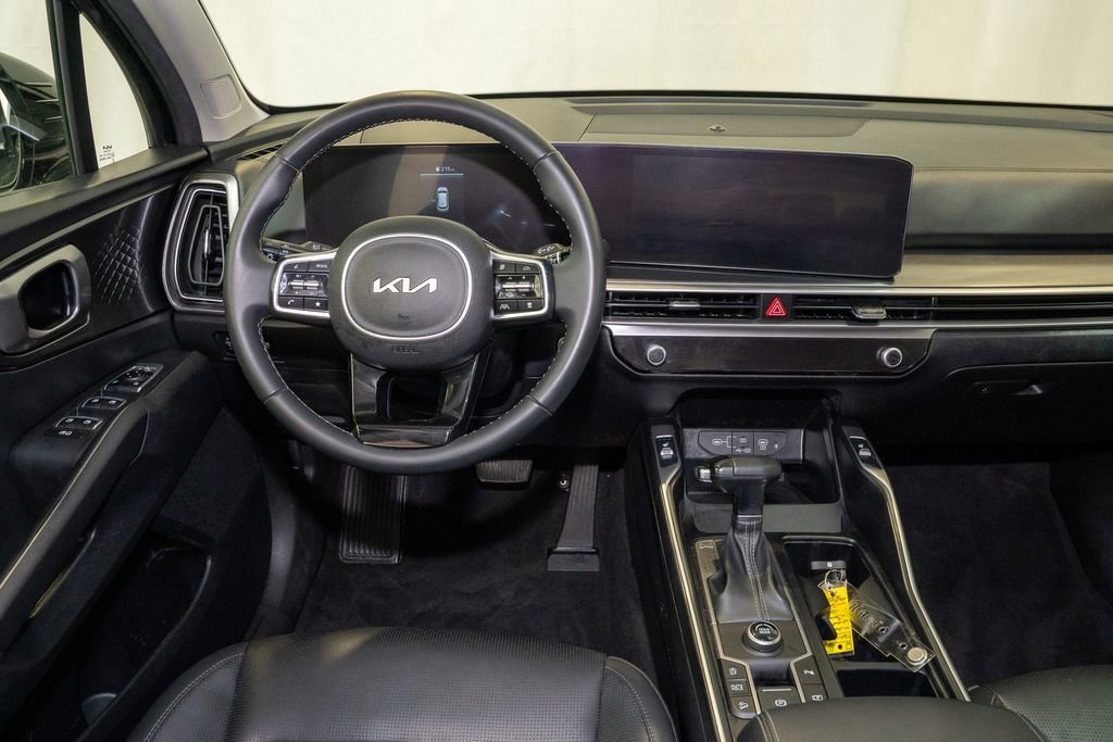 Used 2024 Kia Sorento S w/ Panoramic Sunroof Package image 6