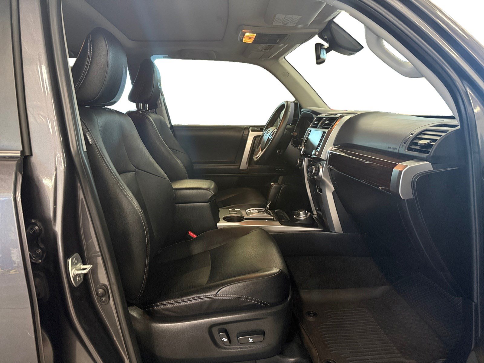 Used 2021 Toyota 4Runner Limited AWD/4WD image 15
