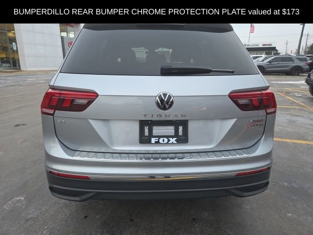 Used 2023 Volkswagen Tiguan SE w/ Panoramic Sunroof Package image 7