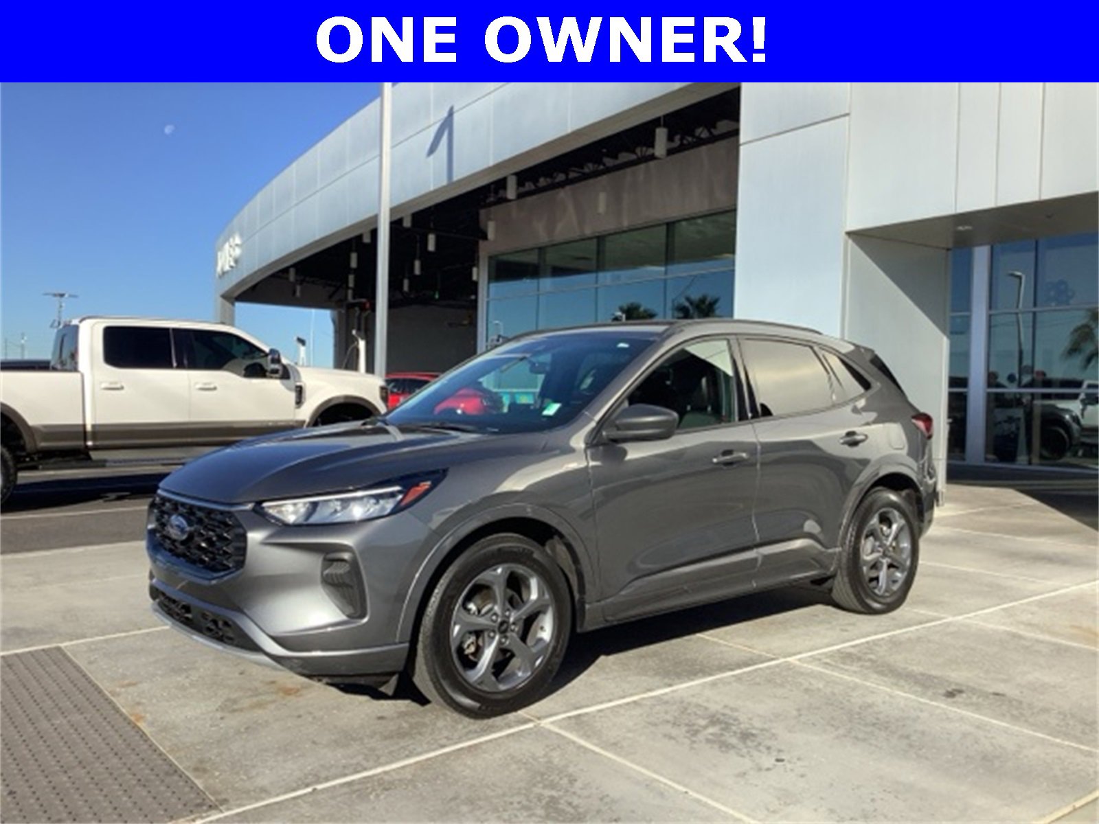 Used 2023 Ford Escape ST-Line image 2