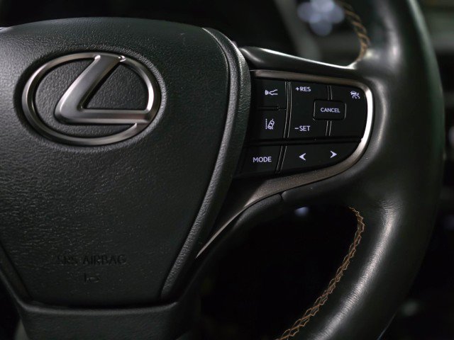 Used 2019 Lexus UX 250h w/ Premium Package image 20