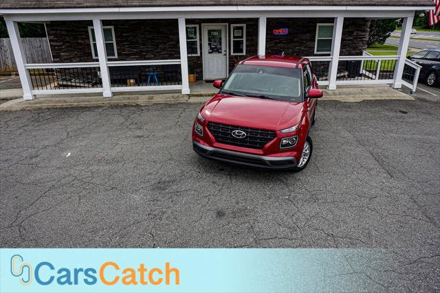 Used 2021 Hyundai Venue SE FWD image 3