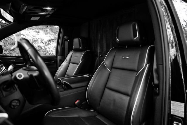 Used 2021 Cadillac Escalade ESV Sport w/ Driver Assist Tech Package RWD image 19