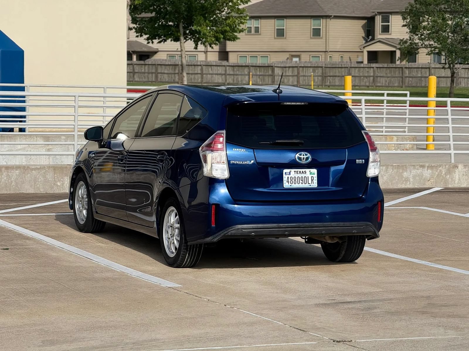 Used 2016 Toyota Prius V Four FWD image 5