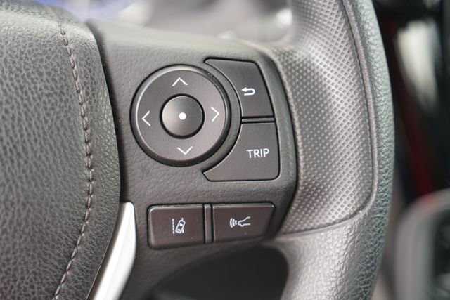 Used 2017 Toyota Corolla XLE image 24