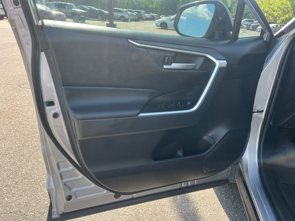 Used 2024 Toyota RAV4 XLE Premium FWD image 33